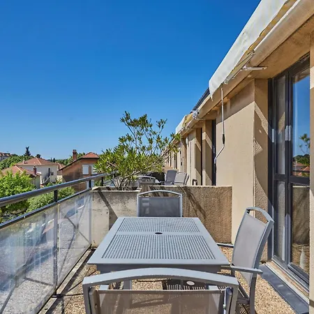 Отель Odalys Aix En Provence Les Floridianes Экс-ан-Прованс
