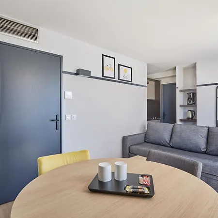 Odalys Aix En Provence Les Floridianes Отель 4*
