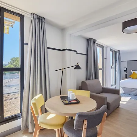 Odalys Aix En Provence Les Floridianes Отель Экс-ан-Прованс
