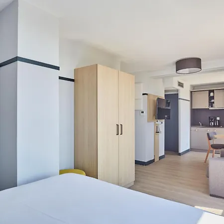 Отель Odalys Aix En Provence Les Floridianes 4*